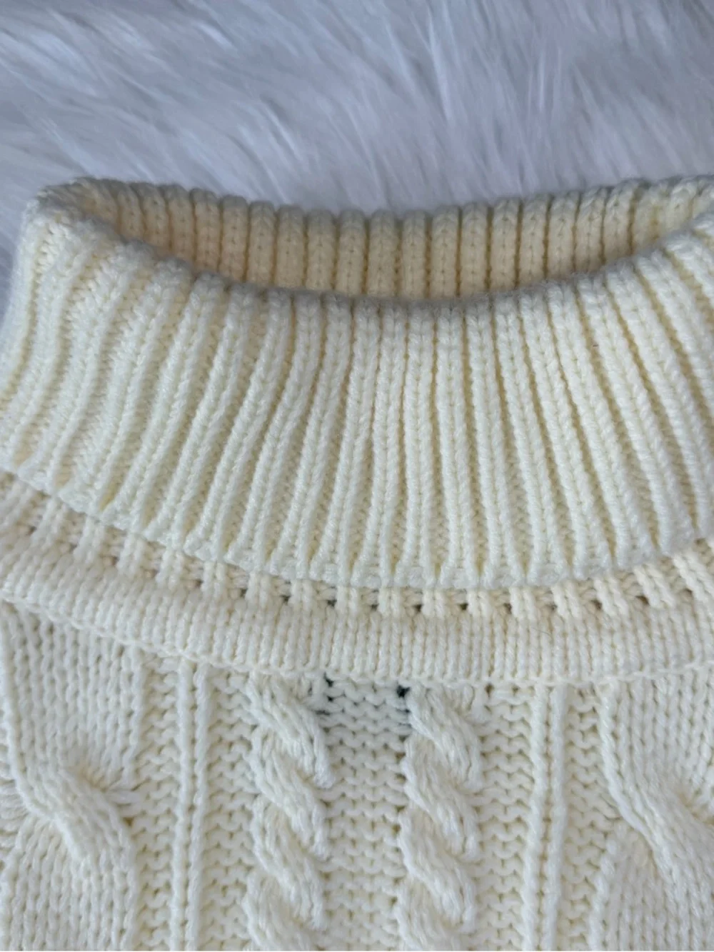Vintage Puritan‎ Cable Knit Sweater